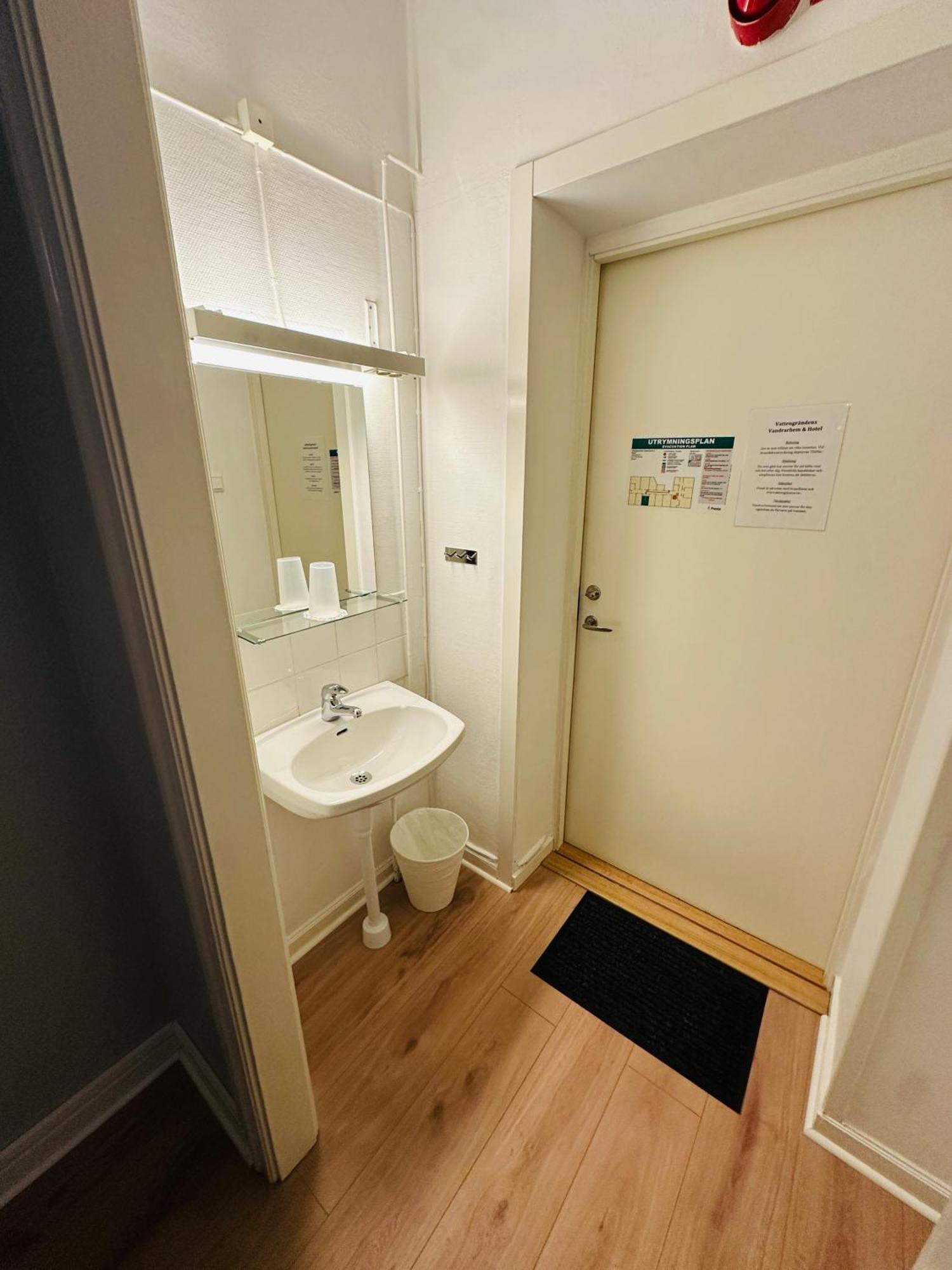 Vattengraendens Vandrarhem & Hotel Norrköping Zimmer foto